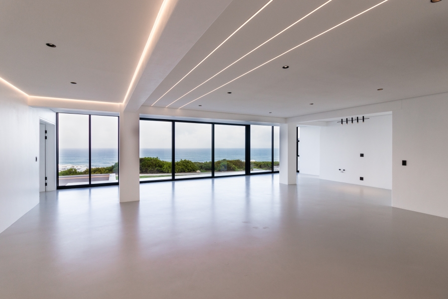 6 Bedroom Property for Sale in Yzerfontein Western Cape